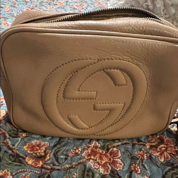 Gucci Handbags - *SOLD*Authentic Gucci Soho Leather Disco bag beige Crossbody - Retail $1490